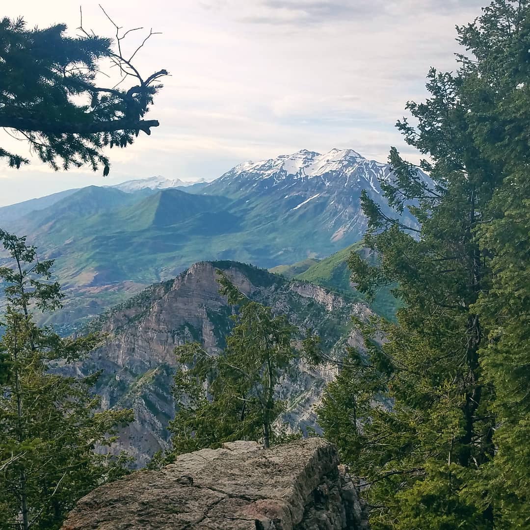 The view toward Mount Timpanogos from a ridgeline pull-off